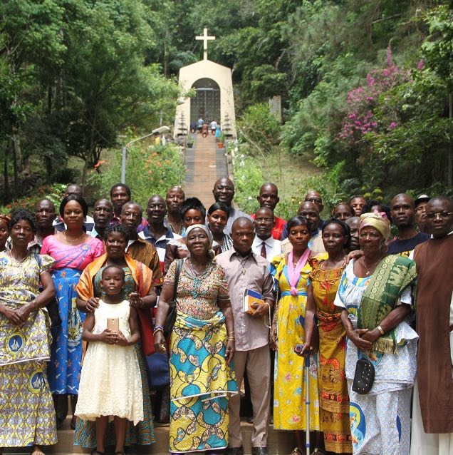 Pèlerinage à ISSIA: les parents des Clercs et Consacrés du diocèse de Man au pied de la Vierge Marie