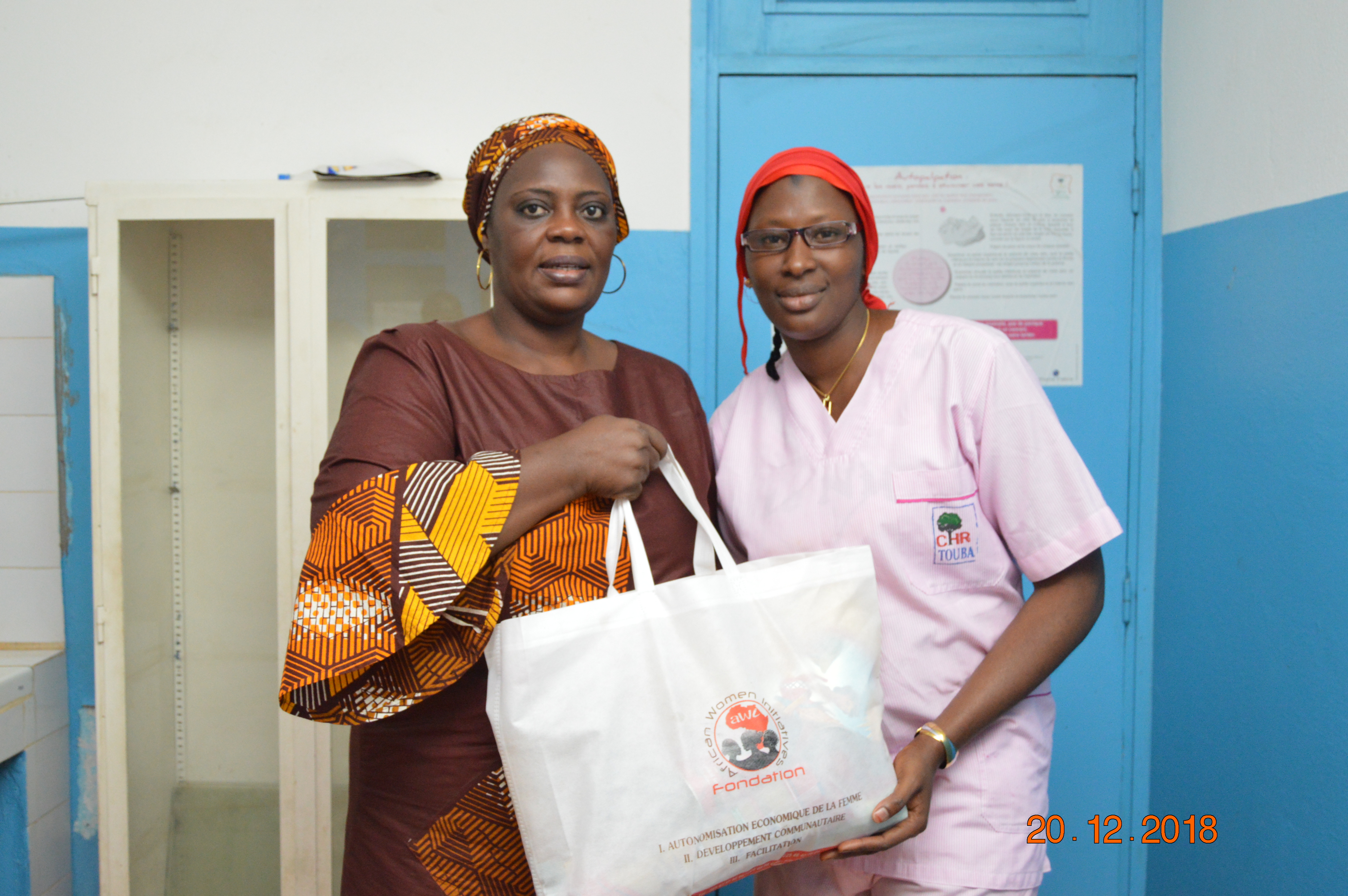 Touba / La fondation African women initiatives fait don à la maternité du Chr