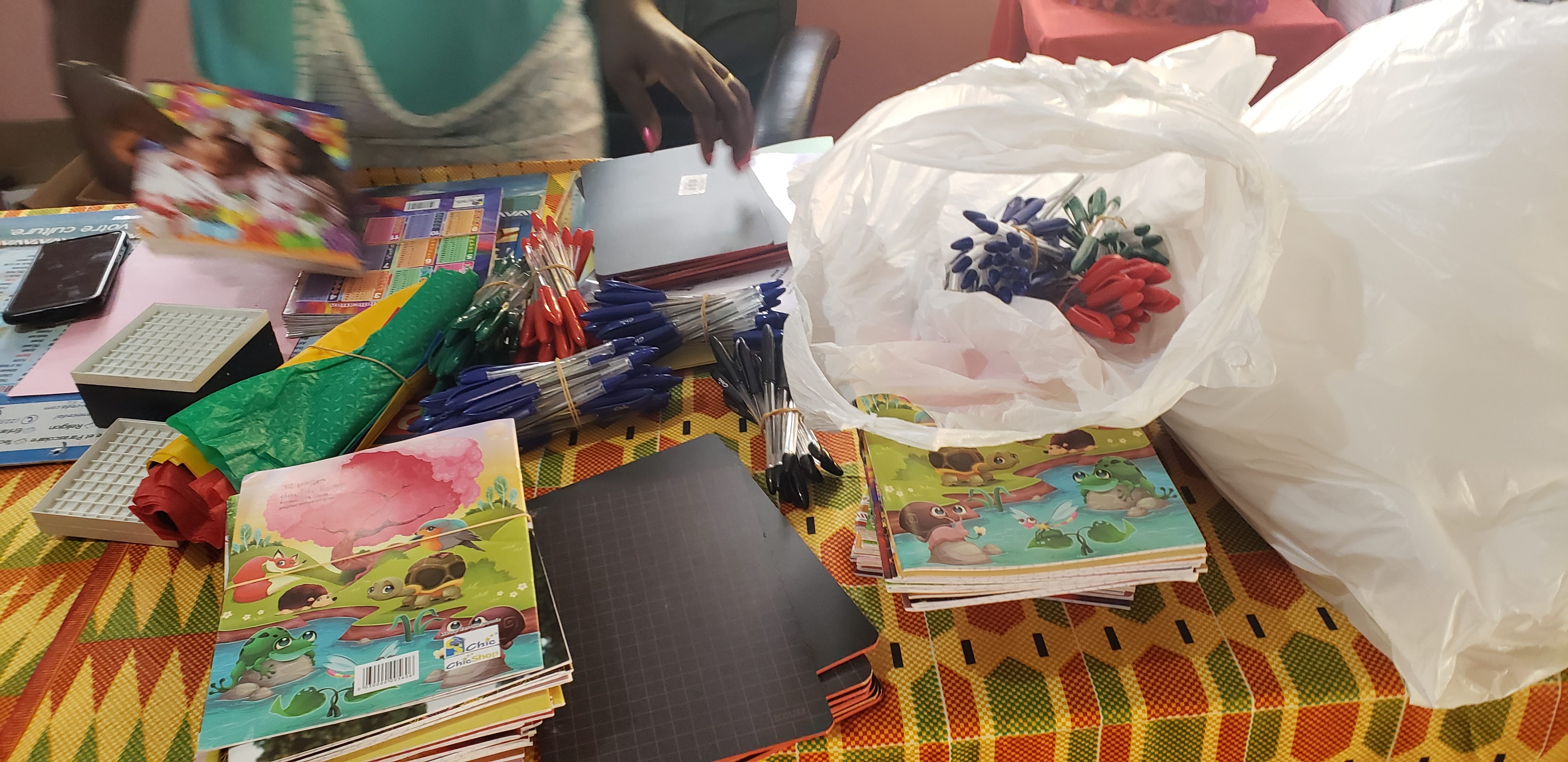AKDY - CÔTE D'IVOIRE / Dons de manuels scolaires