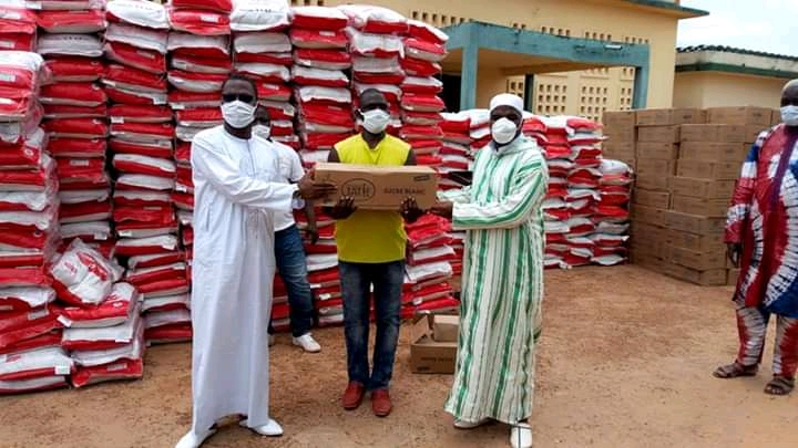Touba/ Ramadan : Le ministre Moussa Sanogo fait don de sucre et de riz aux musulmans du Bafing