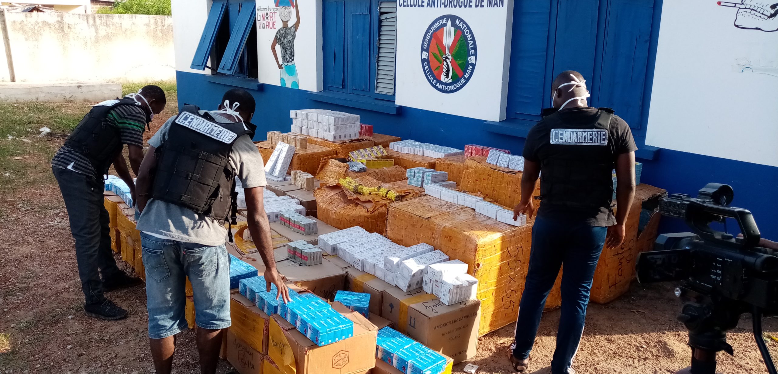 Tonkpi / La gendarmerie saisie plus d'une tonne de médicaments prohibés et de la drogue