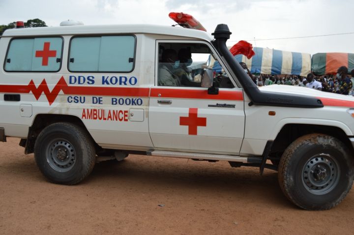 Booko/ Le ministre Moussa Sanogo fait don d'une ambulance médicalisée
