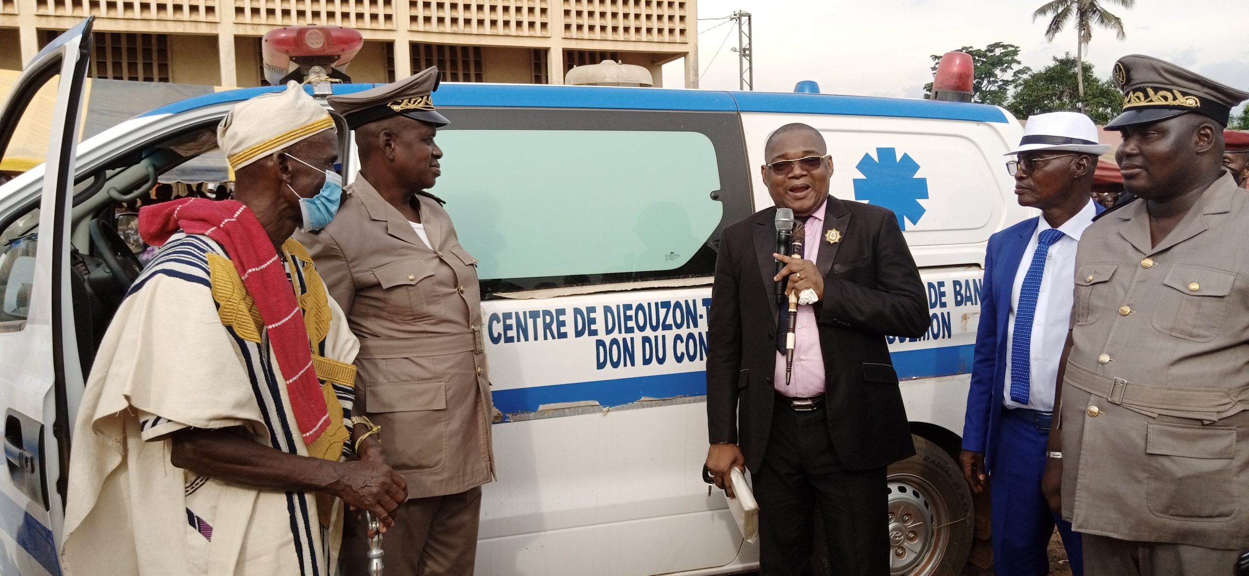 Bangolo/ Serey Doh Célestin offre une ambulance médicalisée au dispensaire de Dieouzon